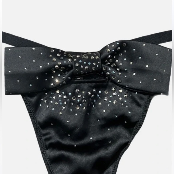 Victoria’s Secret FASHION SHOW LONDON 2014 Satin Bow Crystals Thong Sz M Panty - Picture 5 of 10
